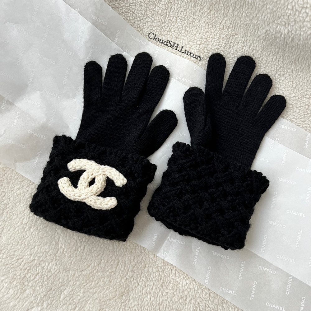Auth Chanel CC Logo Black Knit Cashmere Gloves